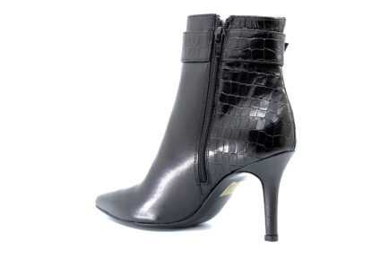 μποτακια μαυρα με λεπτό τακούνι