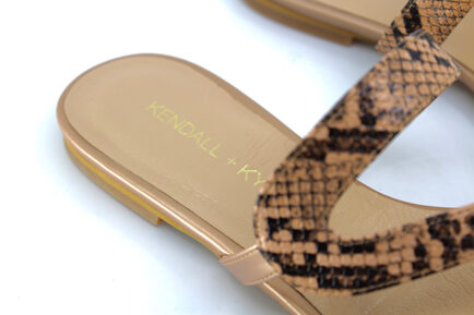 δερμάτινα nude φλατ σανδάλια KENDALL+KYLIE
