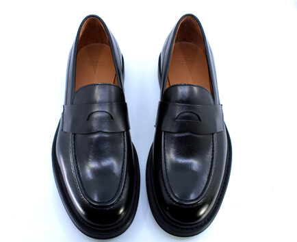 Ανδρικά μαύρα loafers Frau