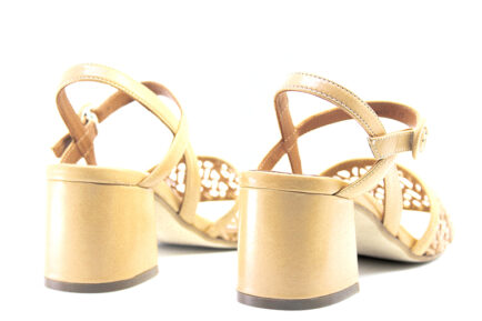 δερμάτινα μπεζ πέδιλα CARMENS