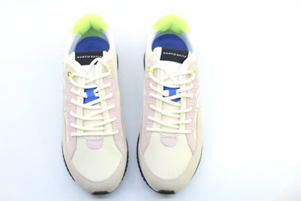 Sneakers white