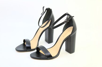 SCHUTZ μαύρα πέδιλα