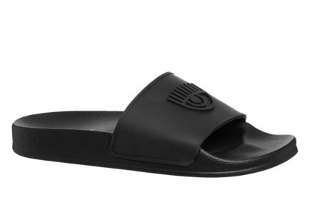 chiara ferragni μαύρες παντόφλες