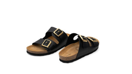 frau δερματινες γυναικειες παντοφλες με αγκραφα μαύρες