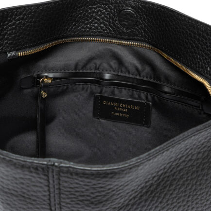 gianni chiarini δερματινη μαυρη τσάντα χειρώς 9