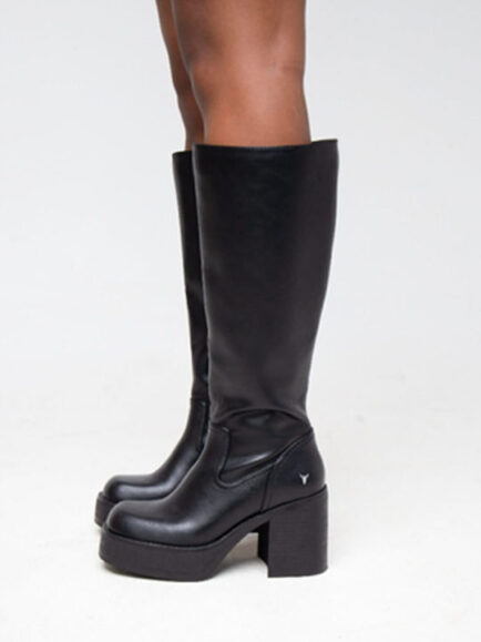 μαύρα δερμάτινα μποτες windsor smith με τακουνι και φιάπα