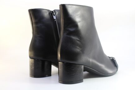 δερμάτινα γυναικεία μποτάκια μαύρα με χαμηλο τακουνι Frau